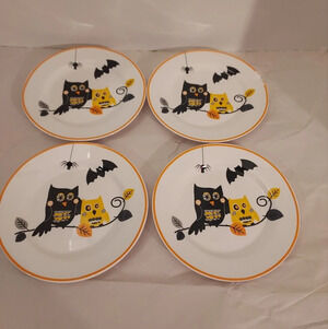 Ciroa Simple Serve Porcelain Halloween Owl, Spider & Owl Appetizer Plates x 4